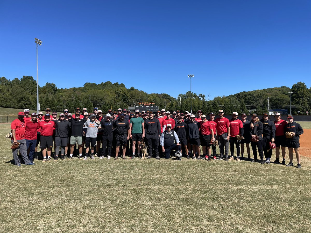 UTSBaseball's tweet photo. Happy to have our alumni back out at Bobby Walker Field! https://t.co/dCw1uZfqBm