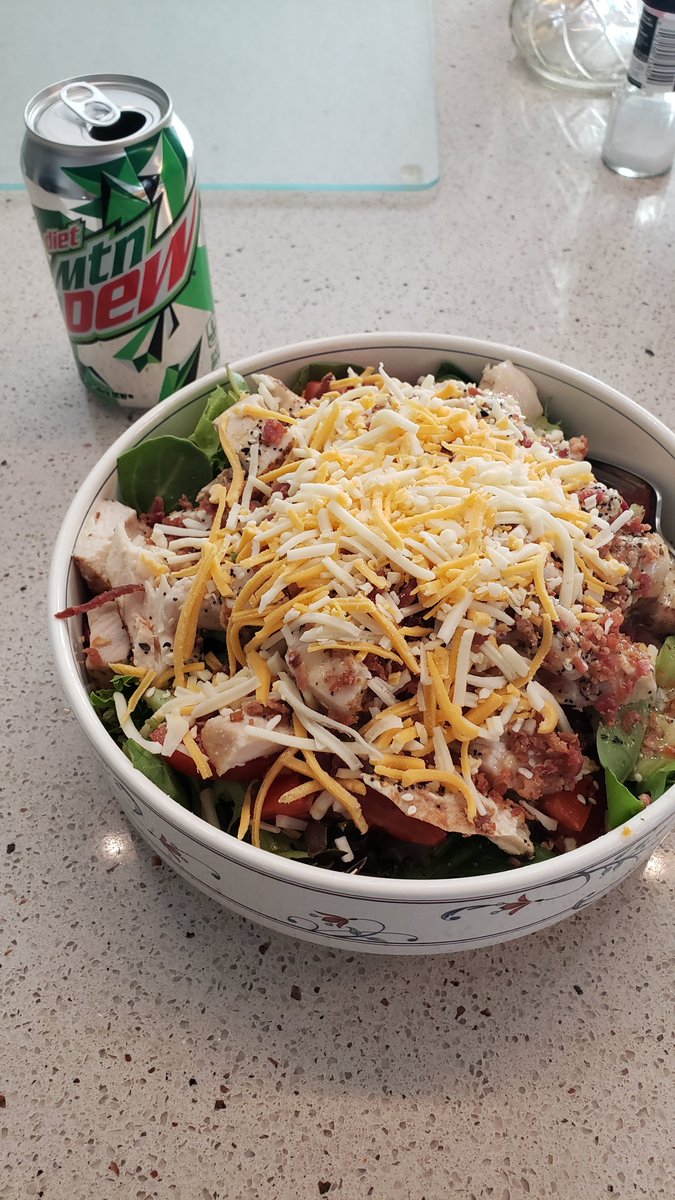 rwyjunior's tweet photo. #ALAvsAR 
#WFvsFSU 
Football game watching with the #BigSalad https://t.co/IwuT7bijjw