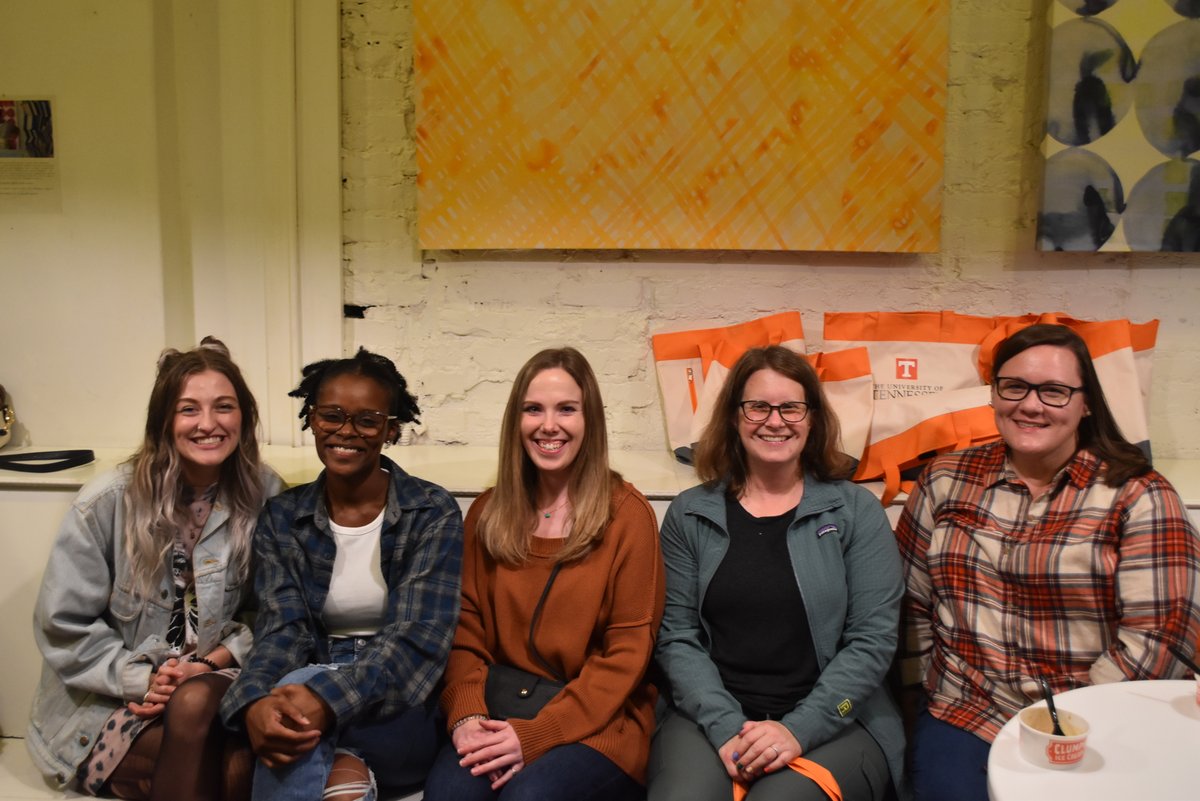 utkcsw's tweet photo. We had a great time yesterday in Chattanooga meeting with some of our online MSSW students!
Thanks for coming out and enjoying some ice cream and great conversations with us! #OnlineMSSW #UTCSW #Chattanooga #Clumpies https://t.co/TLRLhVf3im