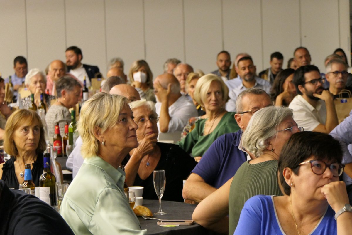 FedVeinalVLC's tweet photo. Gracias por vuestra colaboración y participación en la #30SetmanaCiutadana 👥💚🖤
Os dejamos todas las actividades realizadas entre los días 19 y 26/9.
➡ https://t.co/CMDoN14tby
El movimiento vecinal está muy vivo, ¡únete hoy! 🏙
#FAAVV #MovimentVeïnal #UllsDeLaCiutat https://t.co/V8iliQHsXe