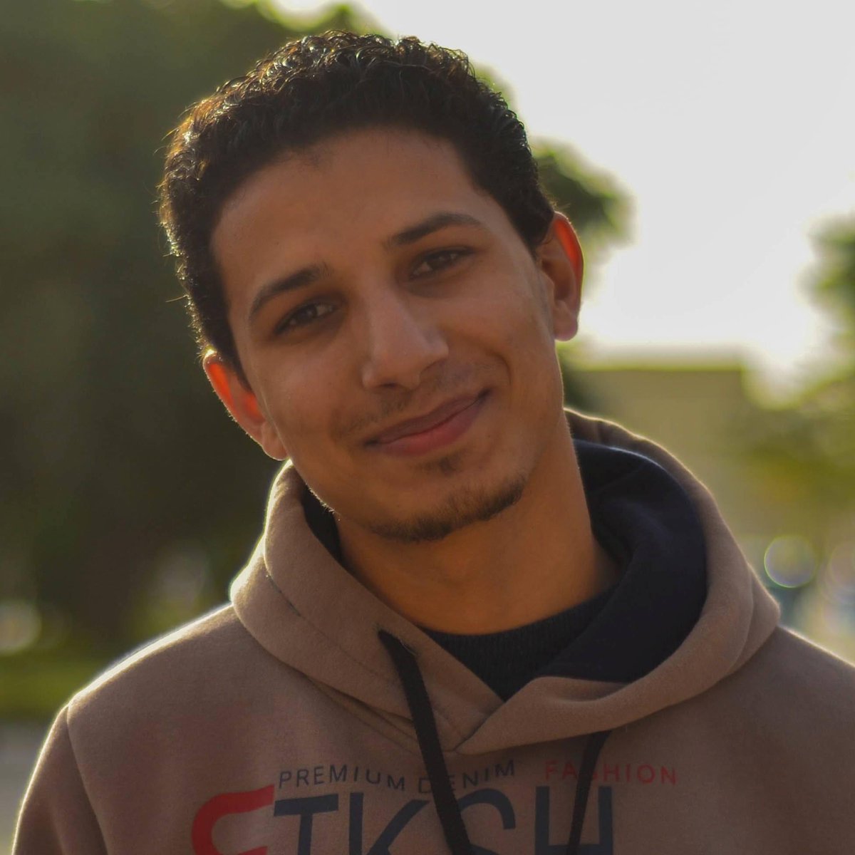 Seyaaaam's tweet photo. إن العين لتدمع وإن القلب ليحزن وإنا على فراقك يا أخي لمحزونون، ولا نقول إلا ما يرضي ربنا

شادي العبادي في ذمة الله إثر حادث على طريق قليوب شادي اتغسل والدفنة اليوم بعد ساعتين بإذن الله في بلقاس ٤٥ دقيقة من المنصورة.

ياريت اللي في مقدرته حضور الدفنة لا يتخلف، دعواتكم له بالرحمة. https://t.co/iMdFjca3WR