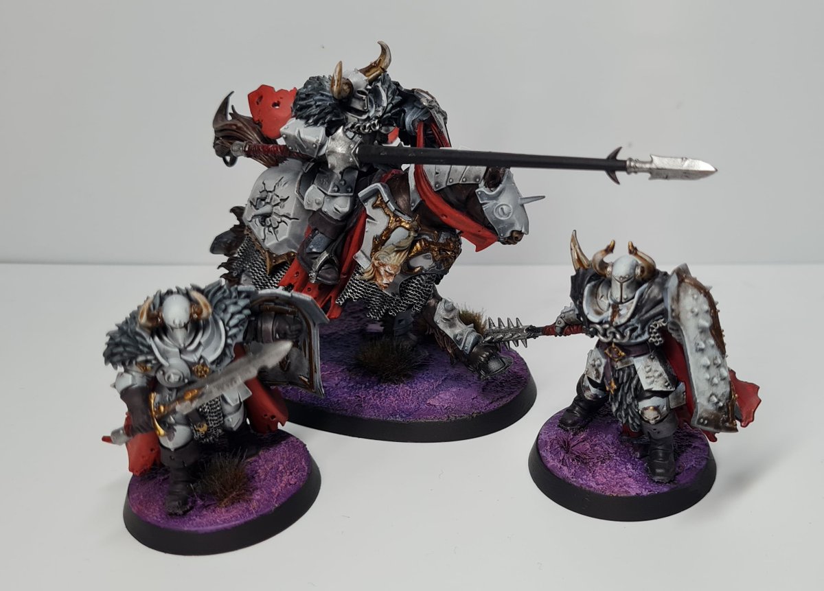 Repainting the Chaos Warriors from the start collecting, much happier this go around. 12 more to go! #warhammercommunity