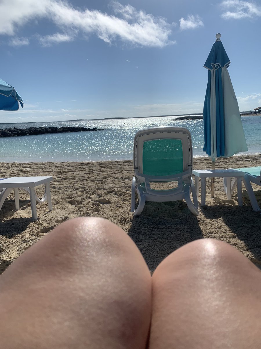 MrsALSchmidt's tweet photo. Our Royal Caribbean cruise has been amazing! 🛳🏖🥂🍾 https://t.co/909WkZN5HZ