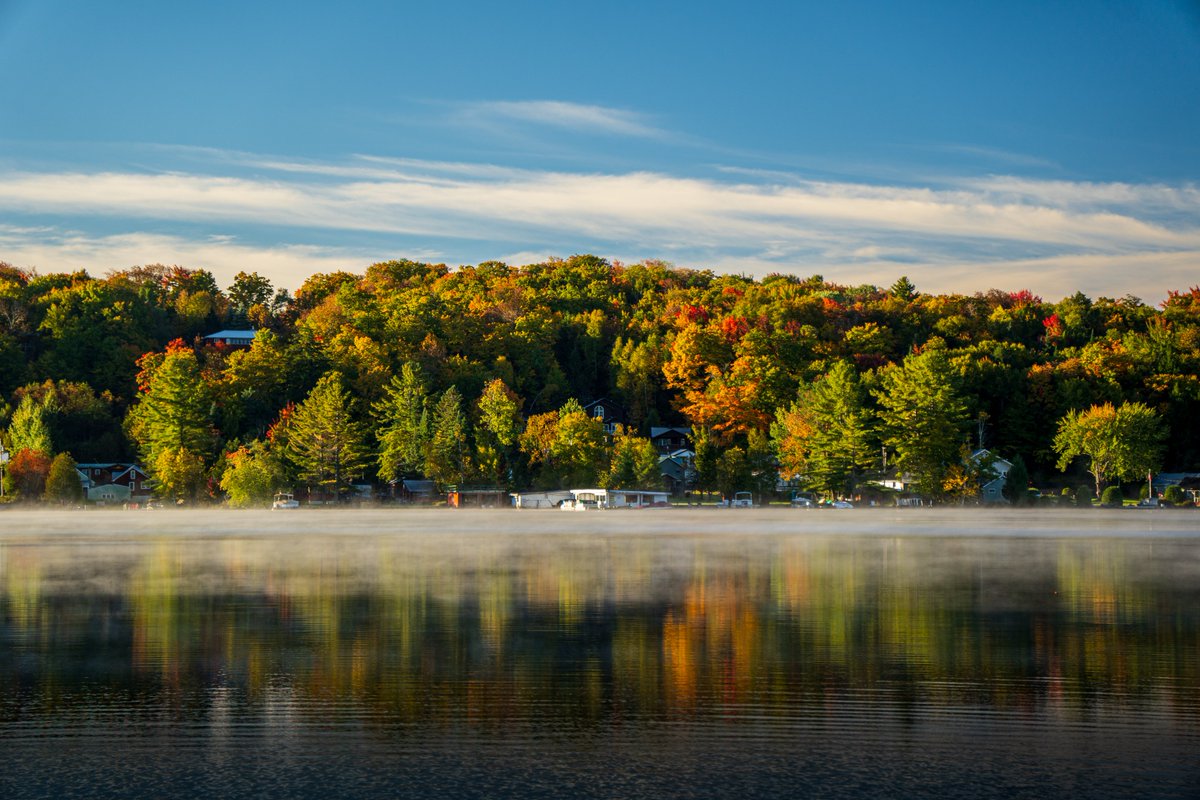 Sunrise over Saranac Lake, New York 📸
#ThePhotoHour #FallPhotography #landscapephotography