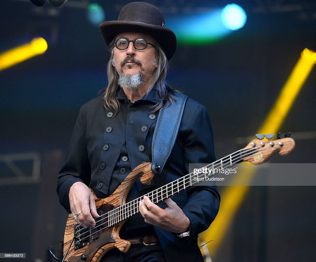 Happy Belated Birthday to the amazing
Les Claypool! 