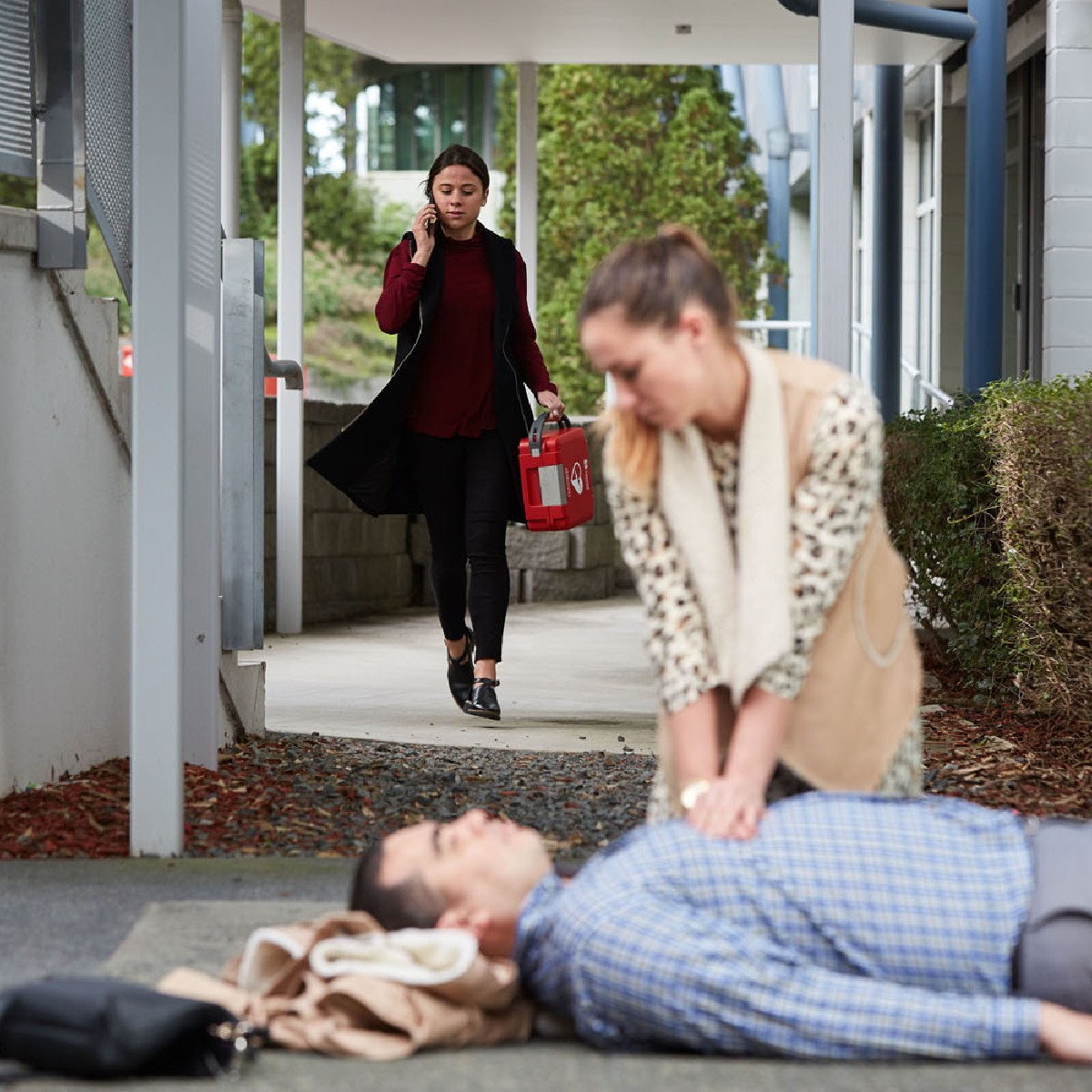 StJohnNZ's tweet photo. Last year, over 2,000 New Zealanders suffered a cardiac arrest in our communities, with 11% surviving – 1 out of 10 people.  

Would you know how to help? Book a free 3 Steps for Life course at https://t.co/B0JsOHfkyP

#shocktober #callpushshock #learn #cardiacarrest https://t.co/K3yCQMBhJU