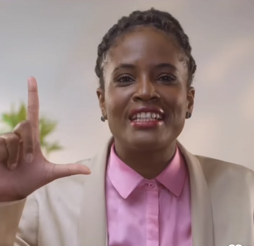 jvictordearaujo's tweet image. djamila ribeiro, autora de “pequeno manual antirracista” e “quem tem medo do feminismo negro”