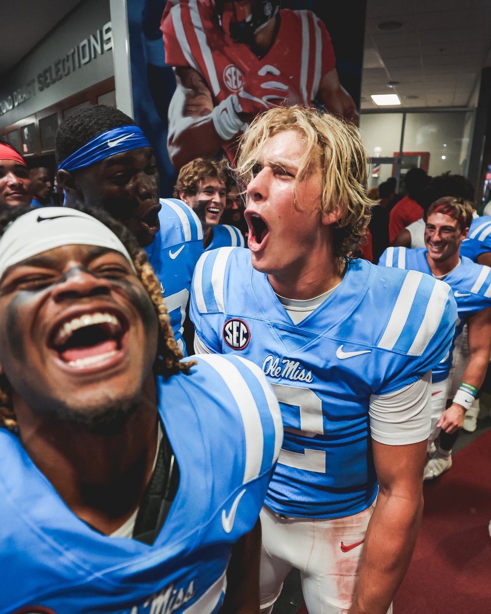 OleMissFB's tweet photo. It's a #PartyInTheSip ‼️🤩

#HottyToddy https://t.co/Jqar1e6ZOM