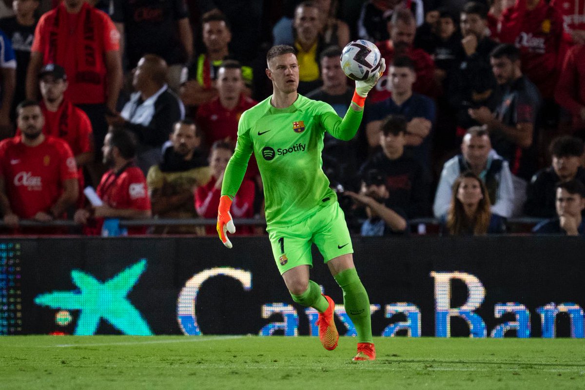 FCBarcelona_es's tweet photo. 🚨 𝙉𝙐𝙀𝙑𝙊 𝙍𝙀𝘾𝙊𝙍𝘿 𝙋𝙀𝙍𝙎𝙊𝙉𝘼𝙇 🚨
Ter Stegen supera su mejor marca de 500 minutos sin encajar gol. ¡A por más! 👏👏👏👏👏 https://t.co/9ubSNR6mHM