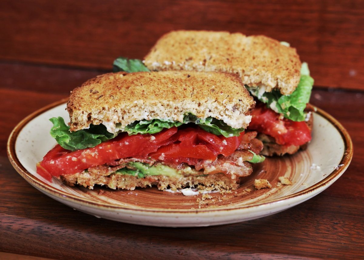 Photo_John's tweet photo. Every meal includes tomatoes, right now. This is not a complaint. #foodporn #sandwich #tomato #lunch #BLTA https://t.co/wiIHltV4dQ