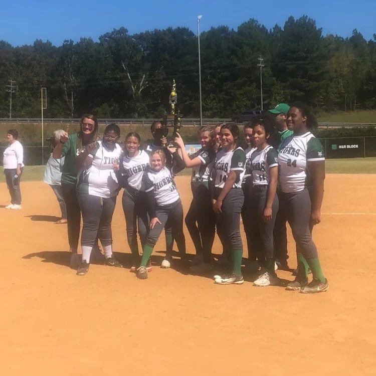 bolivar_middle's tweet photo. 🥎 🐯 County champions AGAIN! Congratulations, Lady Tigers! 🐯 🥎 https://t.co/C4f0gQA0nk