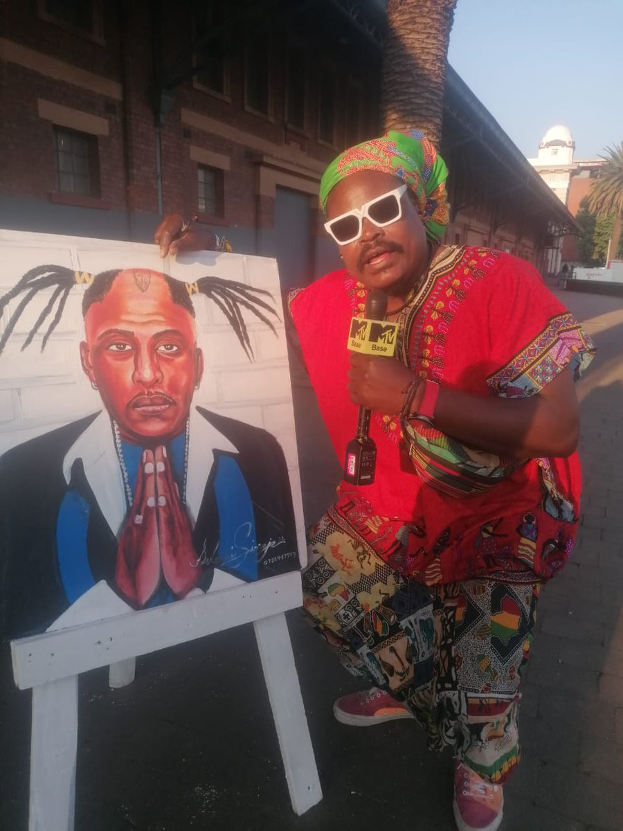 RastaArtist's tweet photo. Newtown/Market theatre Jhb, paying tribute to da late Coolio and Painting Osmic da man Himself Back to da City.
On da look Osmic Mada said this my son. He's Mada was happy.
#ripcoolio #restinpeacecoolio #backtothecity #museumafrika https://t.co/kqFL8AJHdA