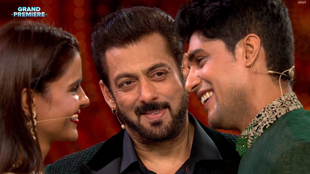 priyankilicious's tweet photo. Salman Khan: I have a feeling, I think you guys are very good for each other
👀♥️✨🫶🏽🙈😏😜🦋💫
- we’re not the only ones shipping 😆

 #PriyAnkit #priyankit𓃵 #BB16 #BiggBoss #SalmanKhan https://t.co/Qc7qtbfB4a