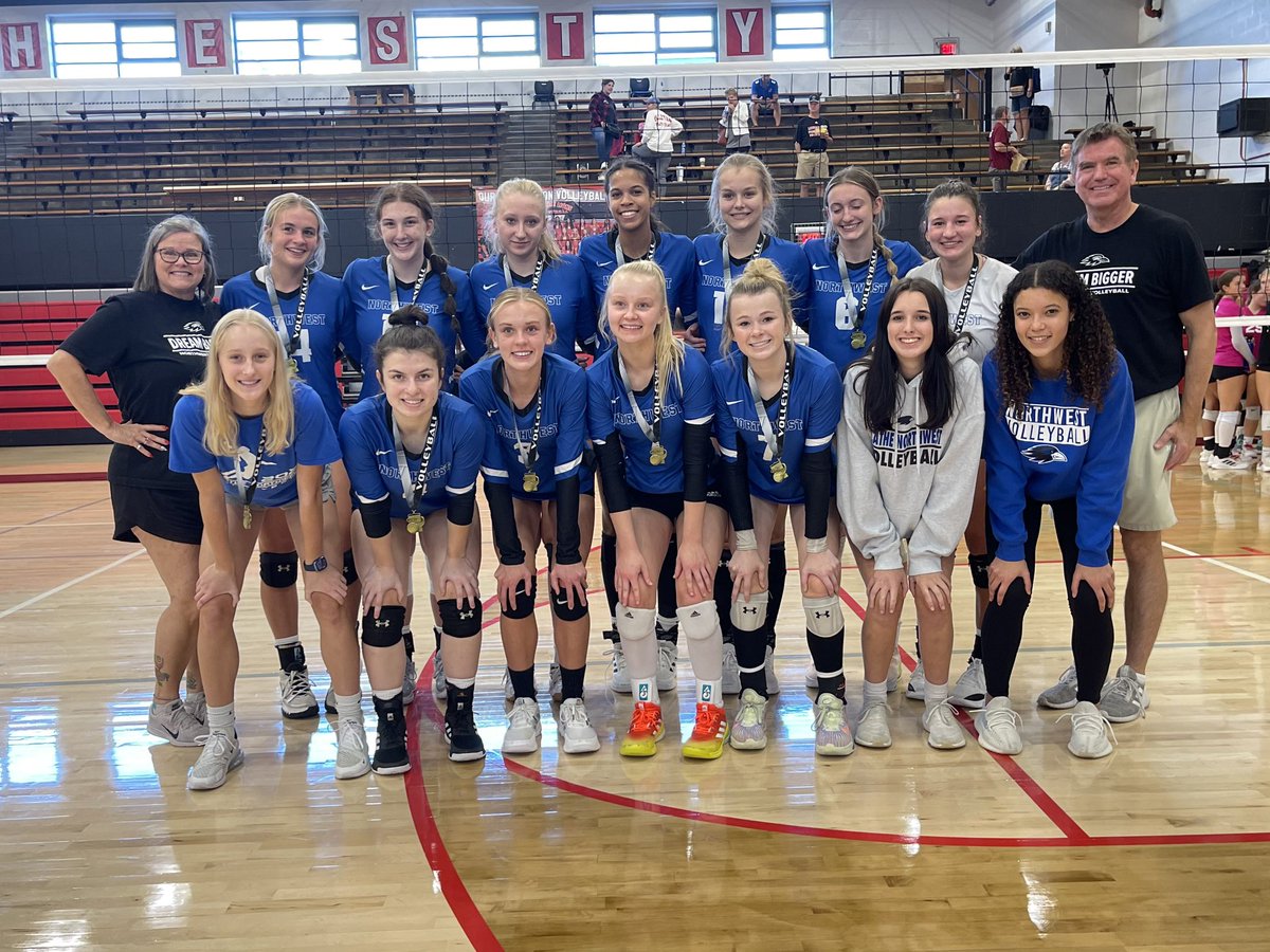 SkyPierce21's tweet photo. @ONWVolleyball 5-0 today and Lawrence Tourney Champs! Best part is seeing all of my nieces today! 💙 #futuresuperstars https://t.co/jo2PUPFfZN