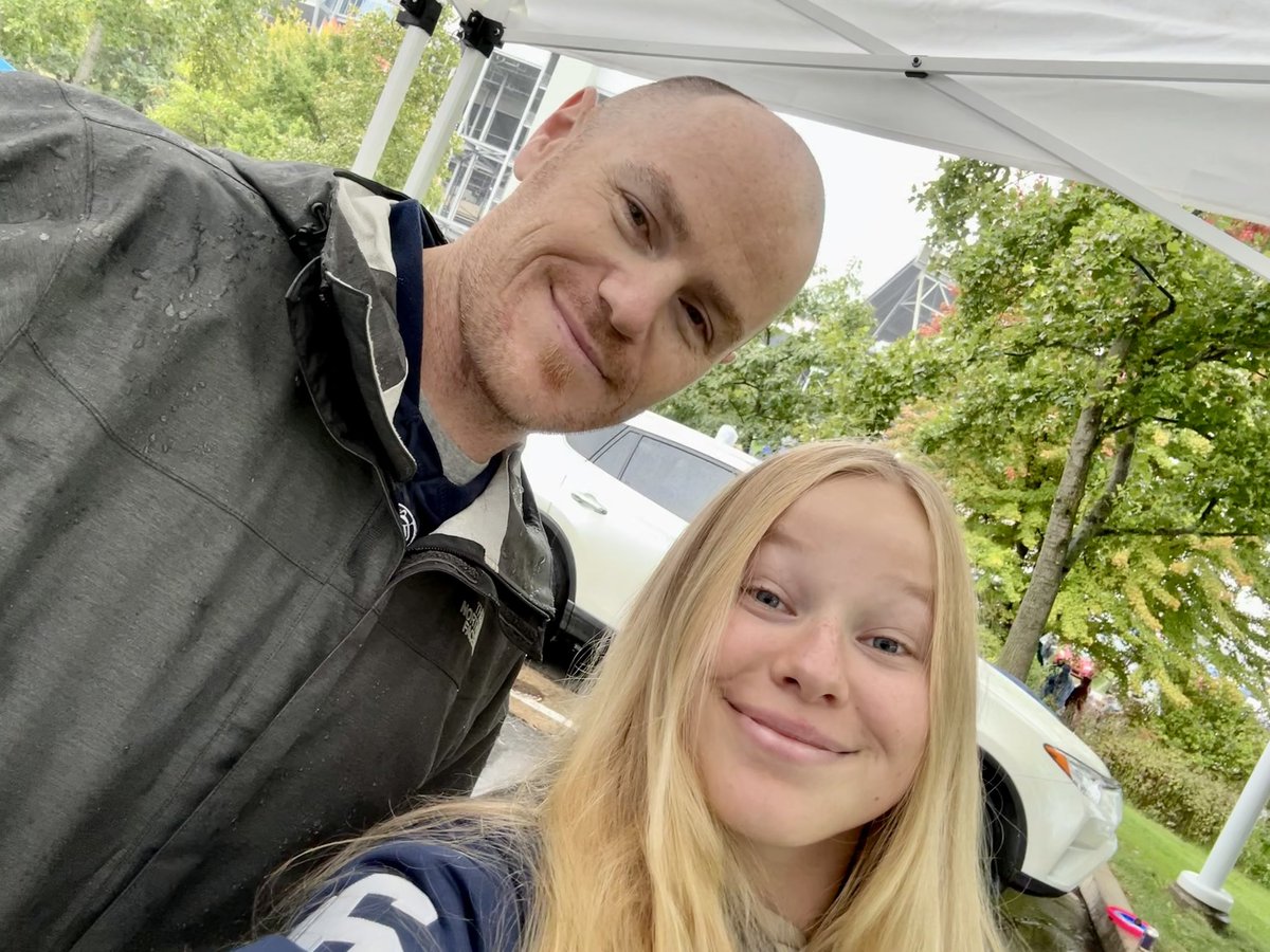 rto107's tweet photo. Rainy day in happy valley but still ready for a great game @Beaver_Stadium https://t.co/aUkQ7DLXdR