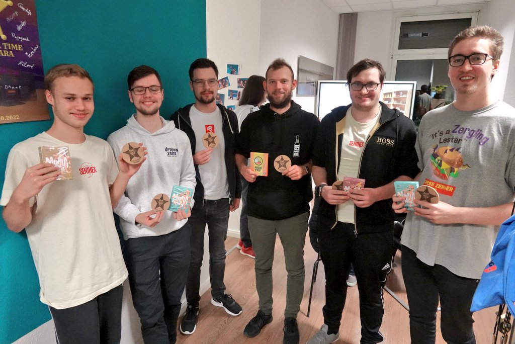 Und die Sieger des Fungames sind: Team Bierthex🏆 🥳
Glückwunsch an 
<a href="/Team_BIER/">TeamBIER</a> &amp; <a href="/senthexgg/">SENTHEX</a> 
#CommunityCupLES #CC9