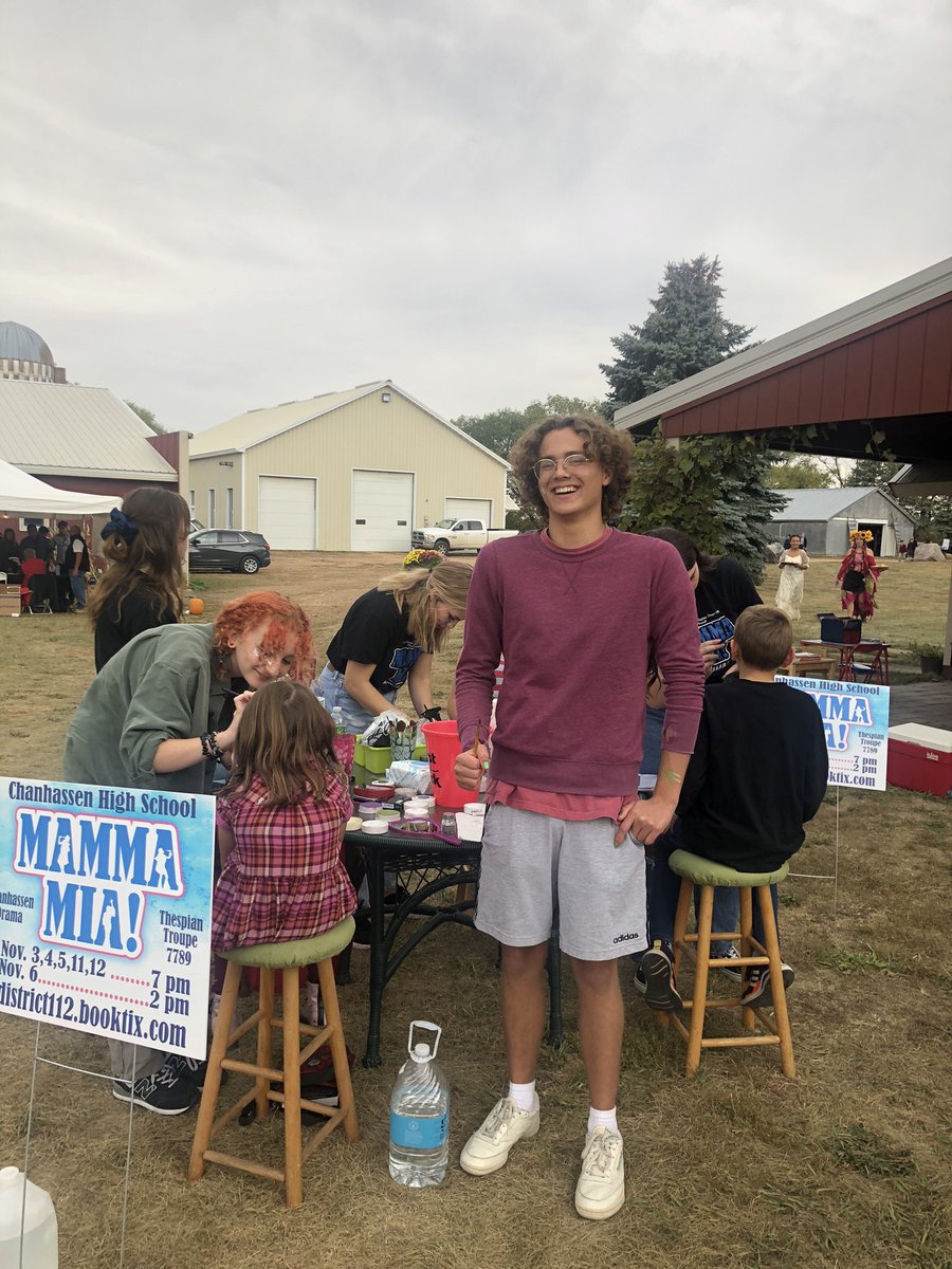 Cullen loves Autumn on the Bluff and so will you! #wearechan #theztroupe7789 #autumnonthebluff