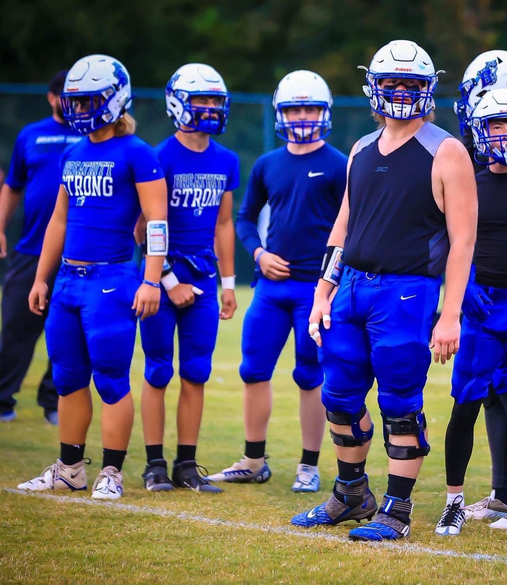 combs_kory's tweet photo. Big District Win last night vs Middlesboro. Great team effort!! @BreathittFb @BreathittCoach @bryce3034 @EvanMiller7603 @JaydenGibson09 @PrepRedzoneKY https://t.co/OB5R1rjFs2