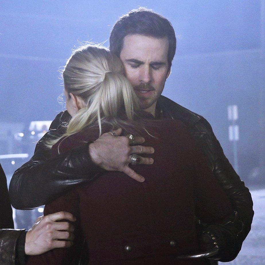 EnchantedSwans's tweet photo. ✨ CS Collection
CS hugging | 6x11
💙💙💙
#captainswan #emmaswan #killianjones #jennifermorrison #colinodonoghue #onceuponatime #ouats6 #cscollection #cshug #cshugging #captainswanhug https://t.co/VxtZabVRPd