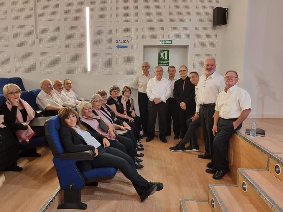 psoeburjassot's tweet photo. XIX Campaña de Conciertos de Intercambios 2022 en Tuejar. Rondalla y Coro "La Amistad" de Burjassot y Agrupación Musical "El Majuelo" de Tuejar. Muchas gracias por la invitación #coros #rondalla #Burjassot #Tuejar https://t.co/0EMSEfohAq