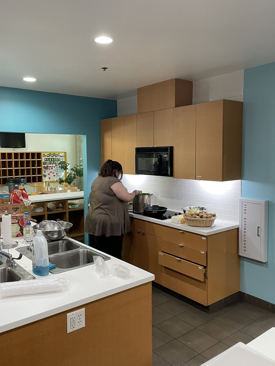 MDep26's tweet photo. Spent some time at the Ronald McDonald house in KC preparing meals for families..we were prepared for 50, but kept on cooking and make over 120 meals! Thanks to Cassie and Natallie for helping out! https://t.co/F9r4zRo2Al
