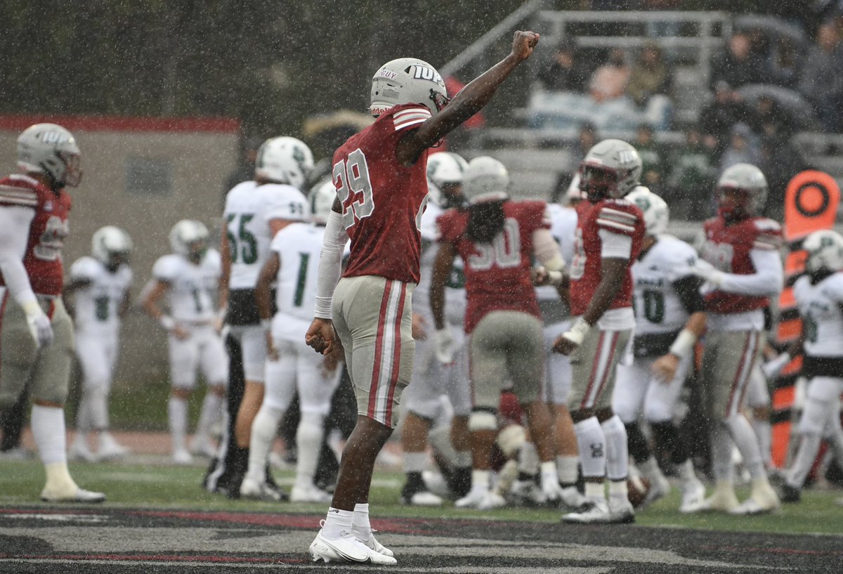 𝐈𝐔𝐏 𝐖𝐈𝐍𝐒! 

Taking down Slippery Rock, 20-12.

#ALLIN22