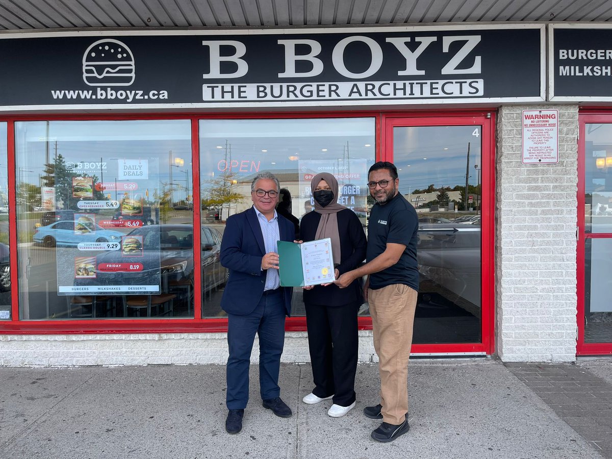 fsorbara's tweet photo. 🔔 #newbusiness in our community!!!
Congratulations to Riyaz Khan and family on the official opening of B Boyz The Burger Architects here in 📍#VaughanWoodbridge.
#SmallBiz are vital for 🇨🇦’s economy. Businesses including #BBoyz are 🔑 for the growth & development of our city. https://t.co/6SZQAP19y0
