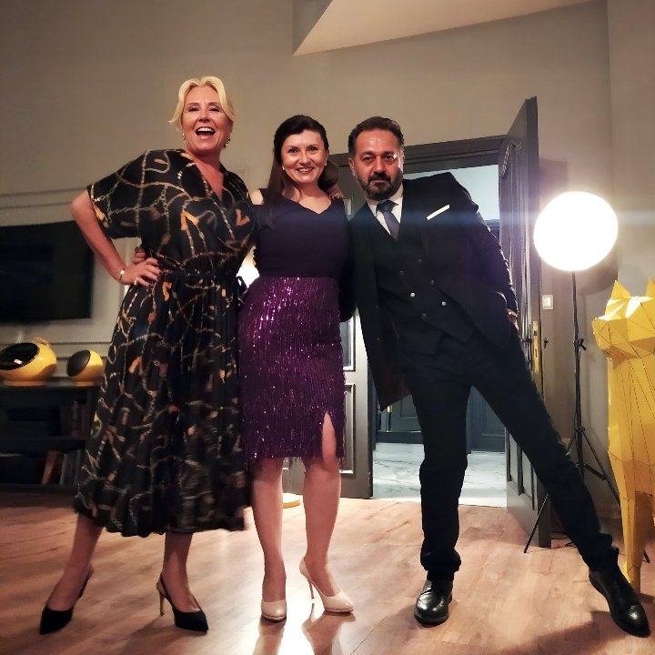 seversinbahri's tweet photo. Gül hanım ve Suzan hanım'la. 

#Seversin #AşkGirdabı #Kanald https://t.co/AQt3cbcoYc