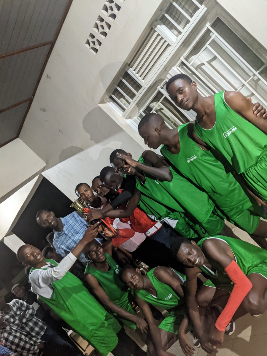 ursu_rwamagana's tweet photo. This weekend marked the end of #InterClasses competition.
In #Basketball, Level 2 were the winners against Level 3 with a score of 35 to 25. They were awarded by sports and culture officer MUGABE Zebedee and Guild president @RuhumurizaJust https://t.co/QHkfGELngU