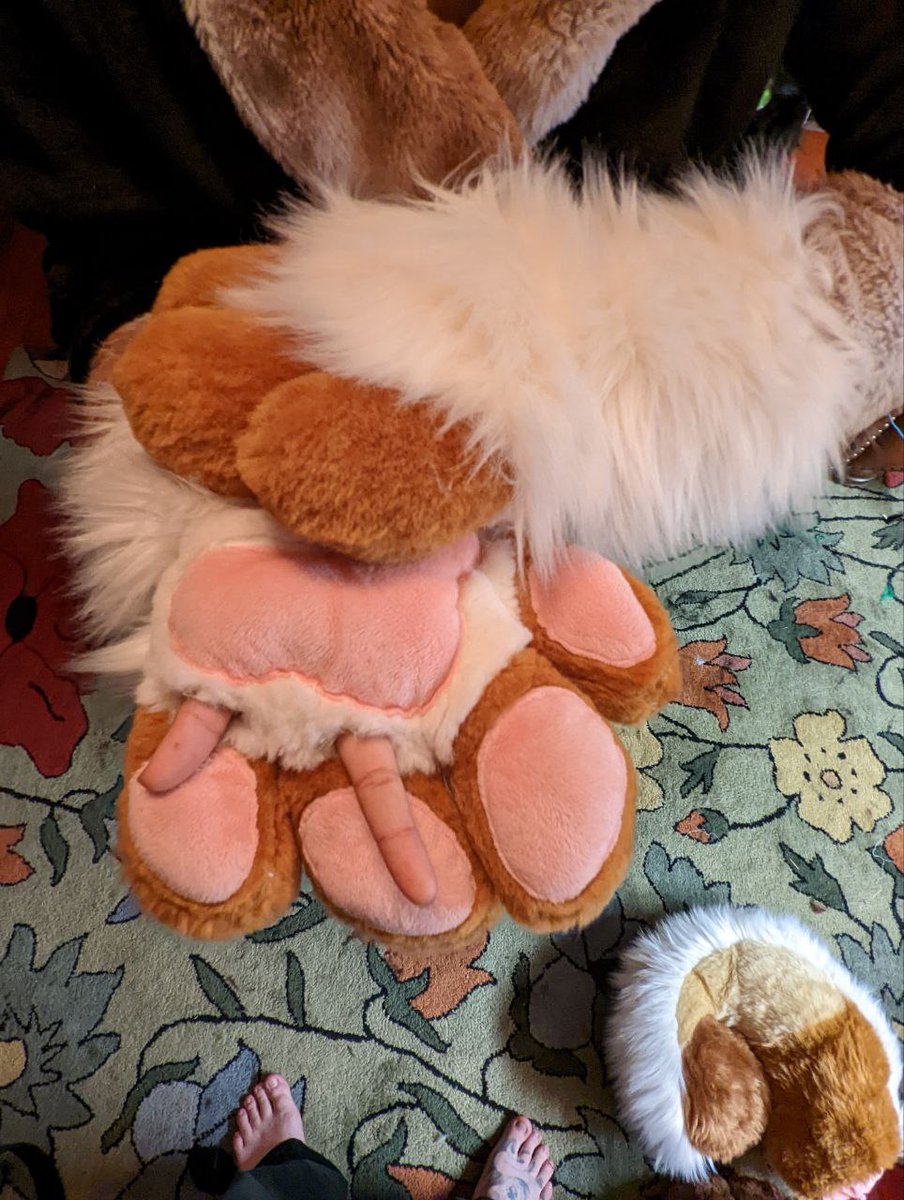 Behemoths_Cult's tweet photo. @smolkinkykitten ME! XD my prices are pretty cheap, plus I've always wanted to make a skull suit. I also offer affordable payment options. https://t.co/eTMQicBbx7