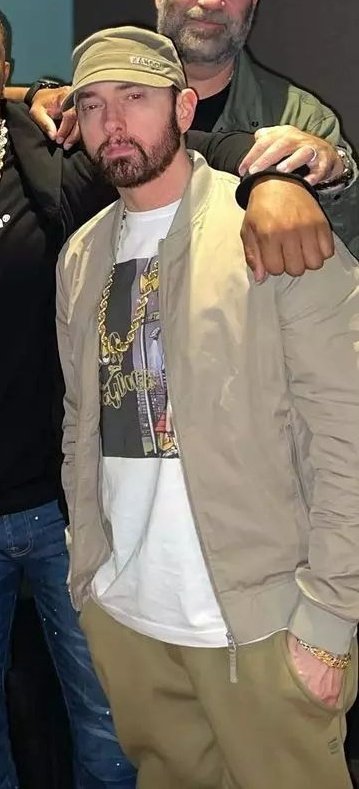 xiaoyuannb880's tweet photo. When you are nearly 50 and don't give a fuck #Eminem https://t.co/R6ArwvU6QE