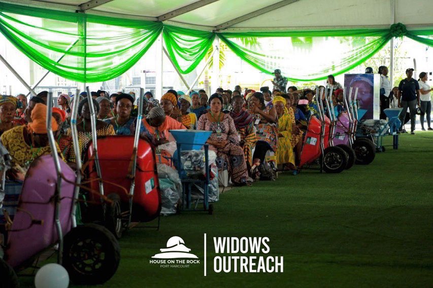 HOTRphc's tweet photo. Above all, souls were won and rededicated to Christ.
We give God all the praise for a successful 2022 Widow’s Outreach.
#ArmyofDavid
#WidowsOutreach2022
#HouseOnTheRockPortHarcourt https://t.co/q3WggzsCQz