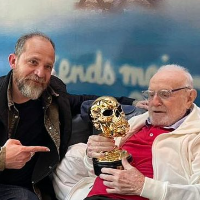 Pepe Soriano  recibe el premio al mejor actor por la película Nocturna en el Screamfest de Los Angeles <a href="/screamfest/">Screamfest</a>  

#pepesoriano #terror <a href="/GuilleLockhart/">Guillermo Lockhart</a> <a href="/CinemaClub_MX/">Cinema Club</a> <a href="/RottenEdgar/">RottenMind 🧠🎥</a> @HMoviesBeyond <a href="/DreadCentral/">Brad @ Dread Central</a> @ladyscriptwrit <a href="/zepfilms/">ZEPFILMS</a> <a href="/teloresumo/">Te Lo Resumo 🦈</a>  <a href="/Pedacitosterror/">Carlita💀</a>