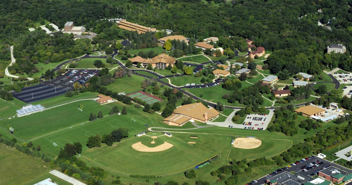 Had an amazing Game day visit at Rockford University <a href="/CoachLawhorn/">Will Lawhorn</a> <a href="/RockfordUFB/">Rockford U Football</a> <a href="/MSBulldogFTBL/">M-S Bulldog Football</a> <a href="/Ftblcoach/">Coach Jon Adkins</a>