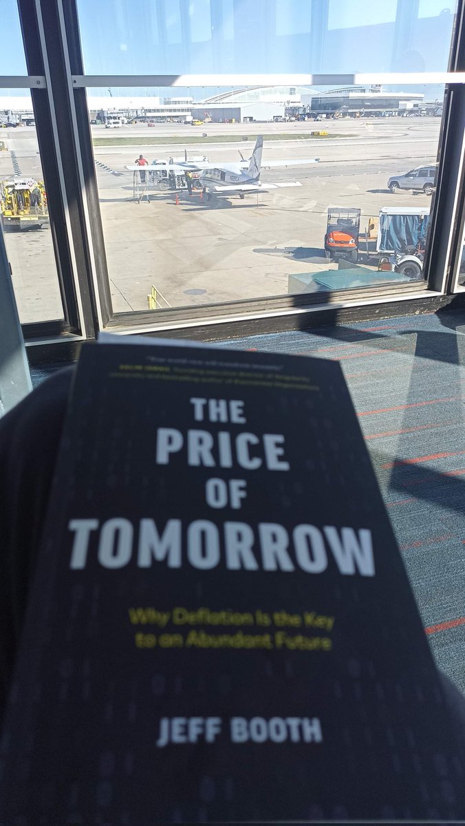colbitcoin's tweet photo. Se acabaron las vacaciones 🏖️🌴⛱️🏄‍♂️ nuevamente a mi tierra hermosa #Colombia.

Aprovechando el tiempo en el aeropuerto, leyendo 📖 @priceoftomorrow de @JeffBooth https://t.co/bmp45eXqlM