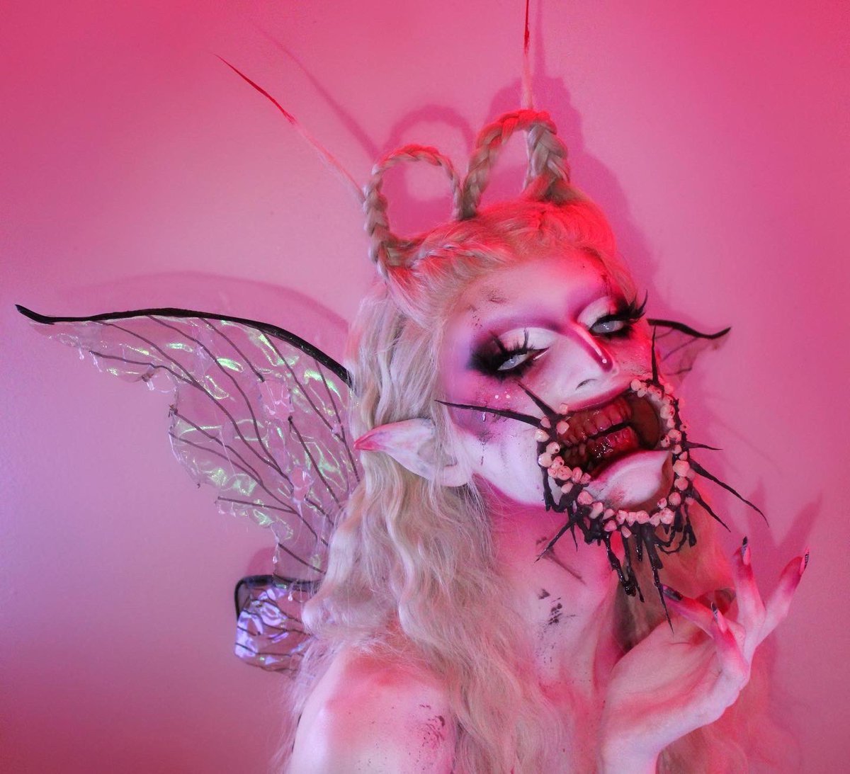 lillymuateel's tweet photo. TOOTH FAIRY 🩸🦷 https://t.co/PLi3ZRPYQV
