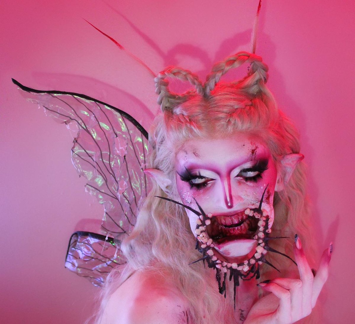 lillymuateel's tweet photo. TOOTH FAIRY 🩸🦷 https://t.co/PLi3ZRPYQV