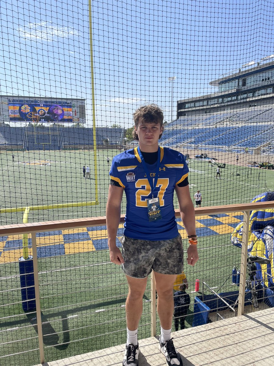 BaumgartAndrew's tweet photo. Thank you @GoJacksFB for the hospitality and game day invite!!💙🐇@SDSURogers3 @CoachRyanOlson https://t.co/MzTGNaBVeP