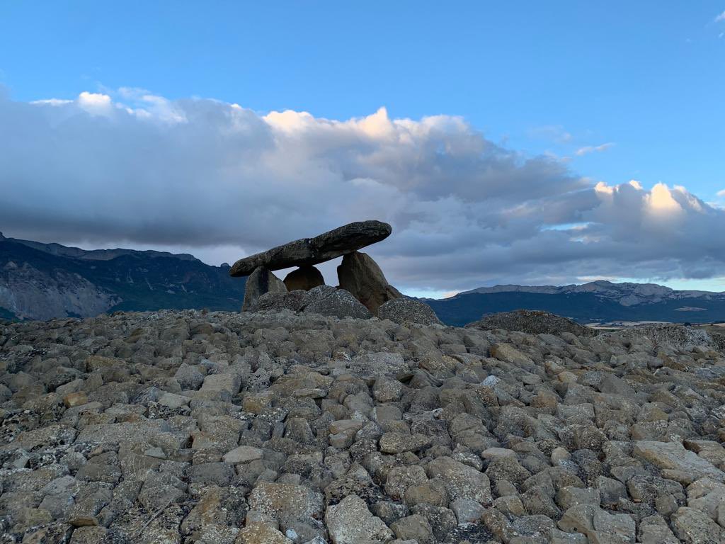 Coleccionando recuerdos con <a href="/sergoibravo97/">Sergio</a> 
Dolmen de La Hechicera 🧙‍♀️🍇