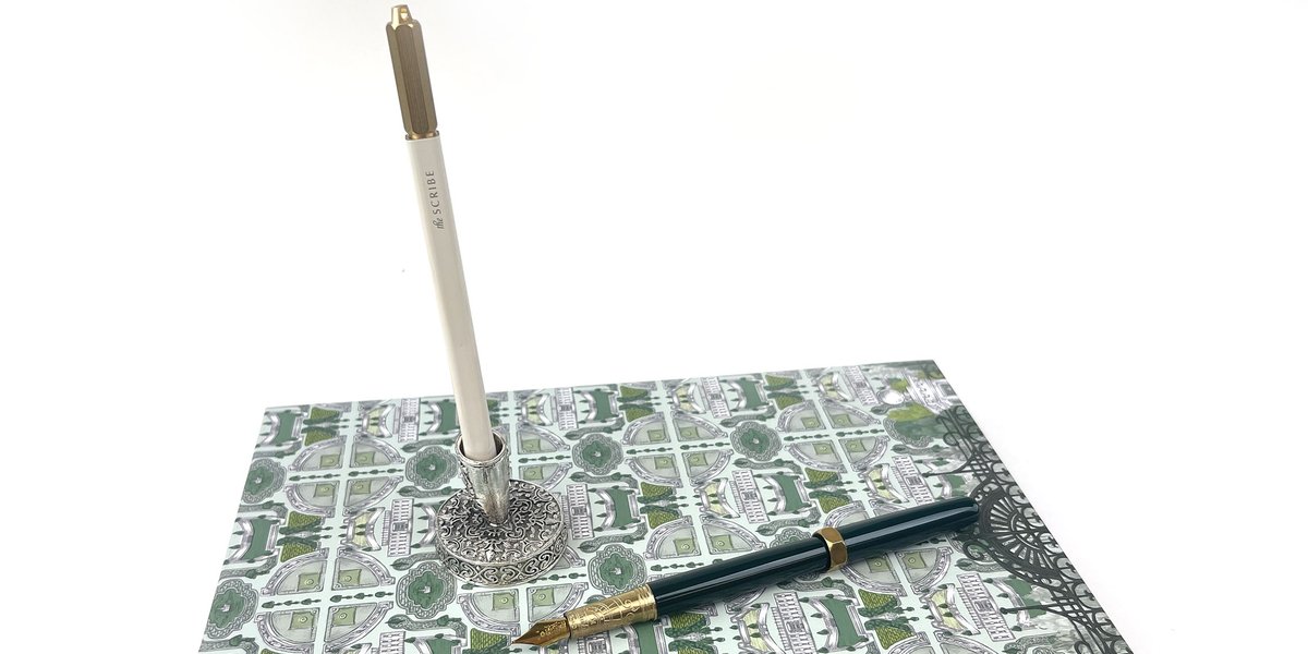 PenChalet's tweet photo. Meet the newest pen accessory for your desk, the Quill Pen Holder Reproduction pen rest! This is the perfect combination of rustic &amp; elegant! Check out the listing for more details on what size pens can fit in it and to get your own:
https://t.co/aArT9H52hT #penaccessory #penrest https://t.co/laBQnk8mn4