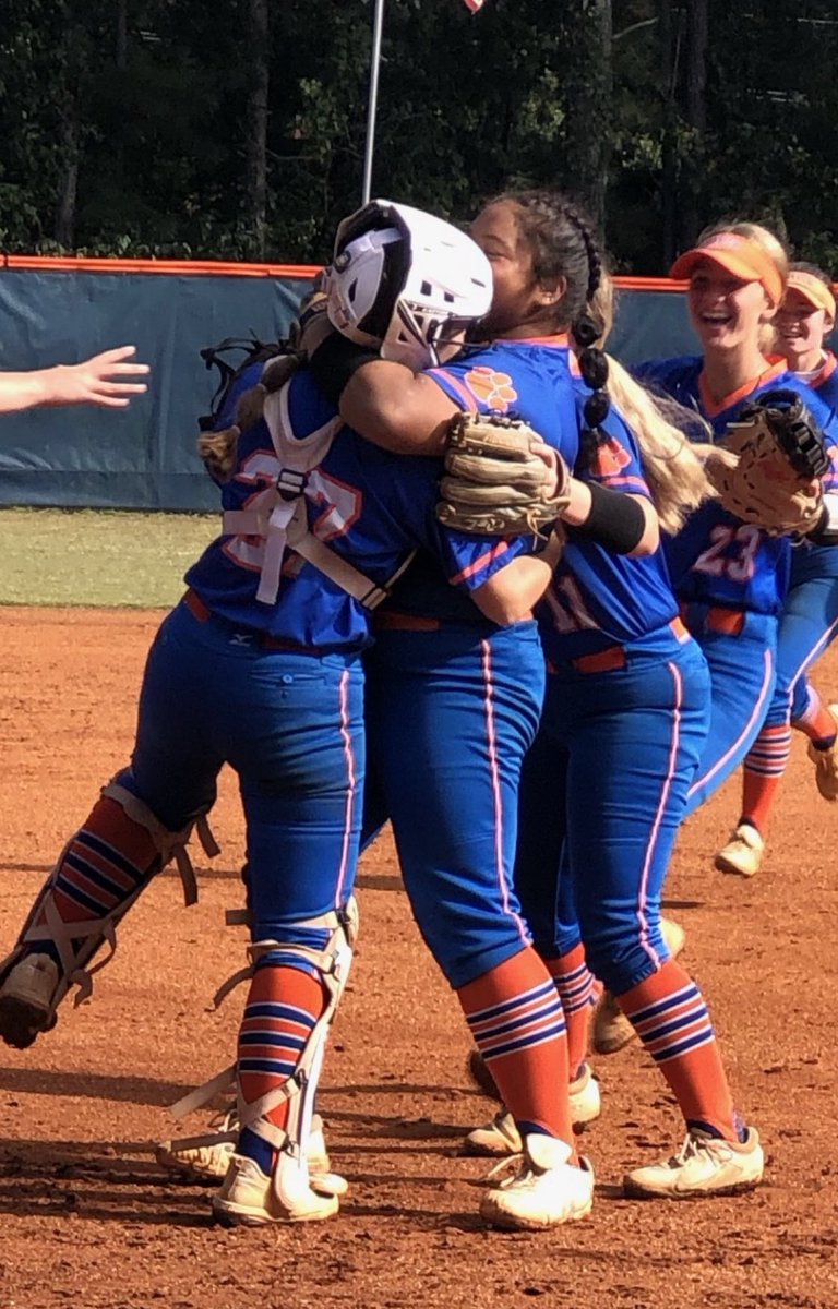 OLIVIA KOTOWSKI tweet media