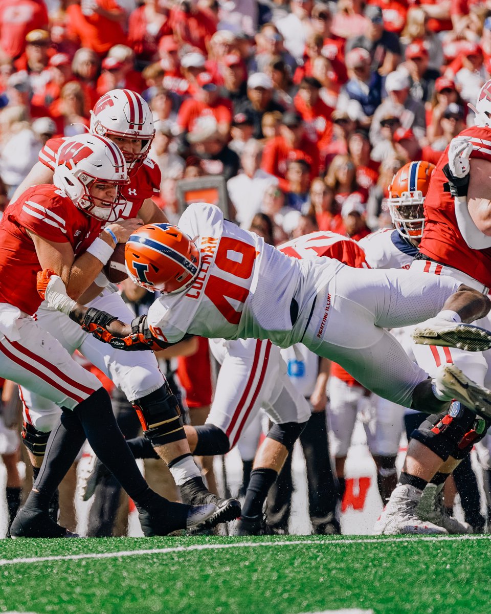 𝗧𝗛𝗘 𝗜𝗟𝗟𝗜𝗡𝗢𝗜𝗦 𝗗𝗘𝗙𝗘𝗡𝗦𝗘

🔸 2 rushing yards allowed 
🔸 2 interceptions 
🔸 Third Quarter: 10 yards allowed, zero completions allowed, zero first downs allowed
🔸 Held Wisconsin to 4-14 on third down

#ILLINI WIN.