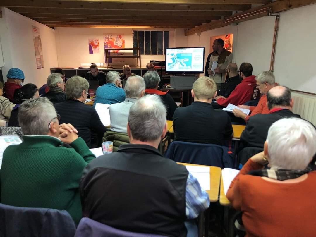 73PCF's tweet photo. Salle comble pour notre formation interne d'aujourd'hui sur la #Transalpine et son tronçon #LyonTurin.
Un projet nécessaire pour désengorger nos vallées des milliers de camions et permettre aux habitant-es d'avoir des transports publics digne de ce nom ! #Ecologie https://t.co/xSKBEGCjX0