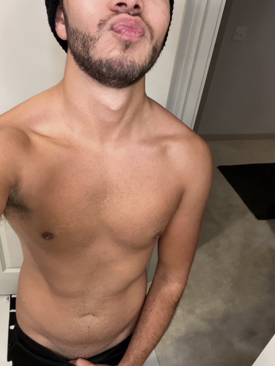Nicxxxxl's tweet photo. RT to be added to my circles 🟢 https://t.co/wzoaN7kiYx
