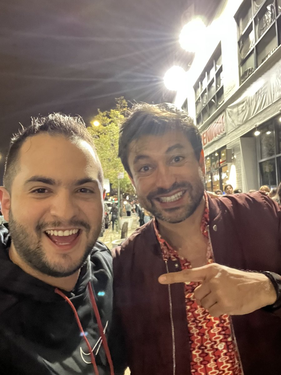 Andres_38's tweet photo. #AdrianParada “salí de Colombia y solo me han llevado a comer a restaurantes Colombianos”
📸 Minutos antes de comer en Pollos Mario https://t.co/VuhQEcb5ED