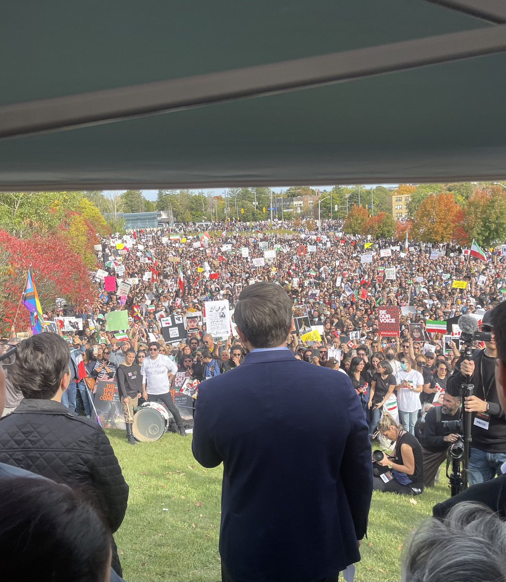MelissaLantsman's tweet photo. Powerful. Tens of thousands in demand justice for #MahsaAmini, #freedom for women, listing the #IRGCTerrorists in 🇨🇦 &amp; justice for the victims of ✈️ #ps752 Joined @PierrePoilievre to support Canadians demanding an end to the brutal terrorist regime in #Iran. ✊🇨🇦🇮🇷 #cdnpoli https://t.co/JzkGcX6I6f
