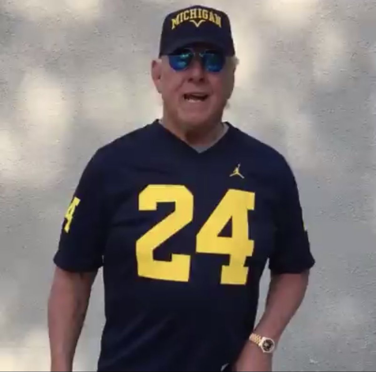 RicFlairNatrBoy's tweet photo. It’s That Time Of The Season TO COMMIT! Go Blue!! WOOOOO! @UMichFootball https://t.co/wTEGVaLgOl