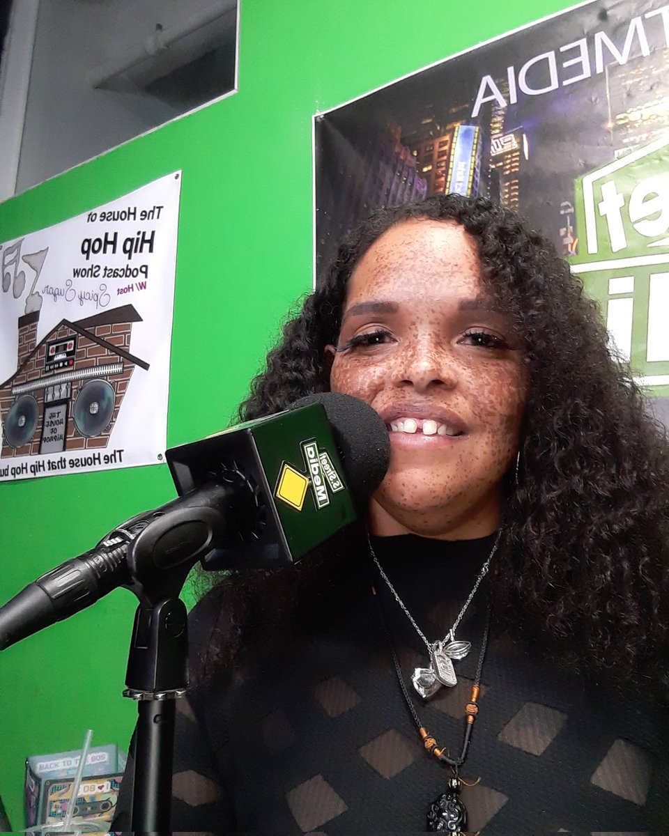 SpicySugar718's tweet photo. Back where I belong! Tap into #thehouseofhiphoppodcastshow NOW ON YOUTUBE &amp; ON @s_street_media RADIO 3X A WEEK! Click the link OR copy/paste link below to tune in:
https://t.co/3UlvLNZHT0 https://t.co/XCKnOyDrSu