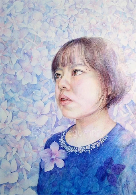 個展出品作『iconic』油性色鉛筆画/2022年 ここまでの14作品を展示しています#色鉛筆 #個展_爽籟の彩 