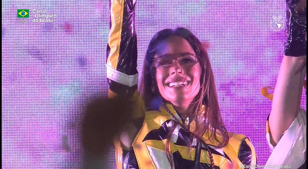 mariano484's tweet photo. Hermosa   #tini lo mejor de la noche #ASU2022 https://t.co/fxOcantJar